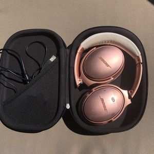 Limited edition Bose rose gold wireless headphone